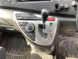 TOYOTA Isis 8/20